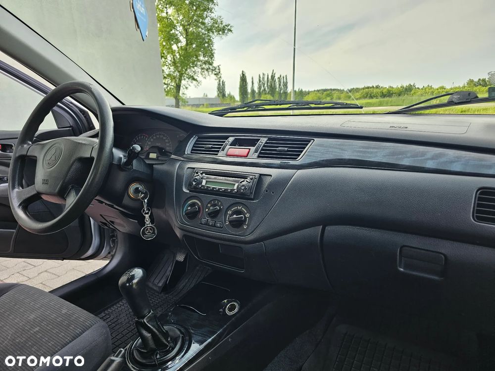 Mitsubishi Lancer 1.6 Comfort - 13