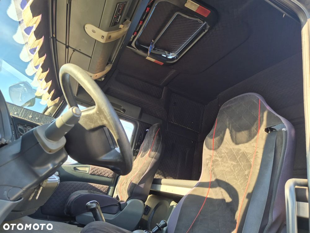 MAN TGL 12.240 4x2 BL - 13