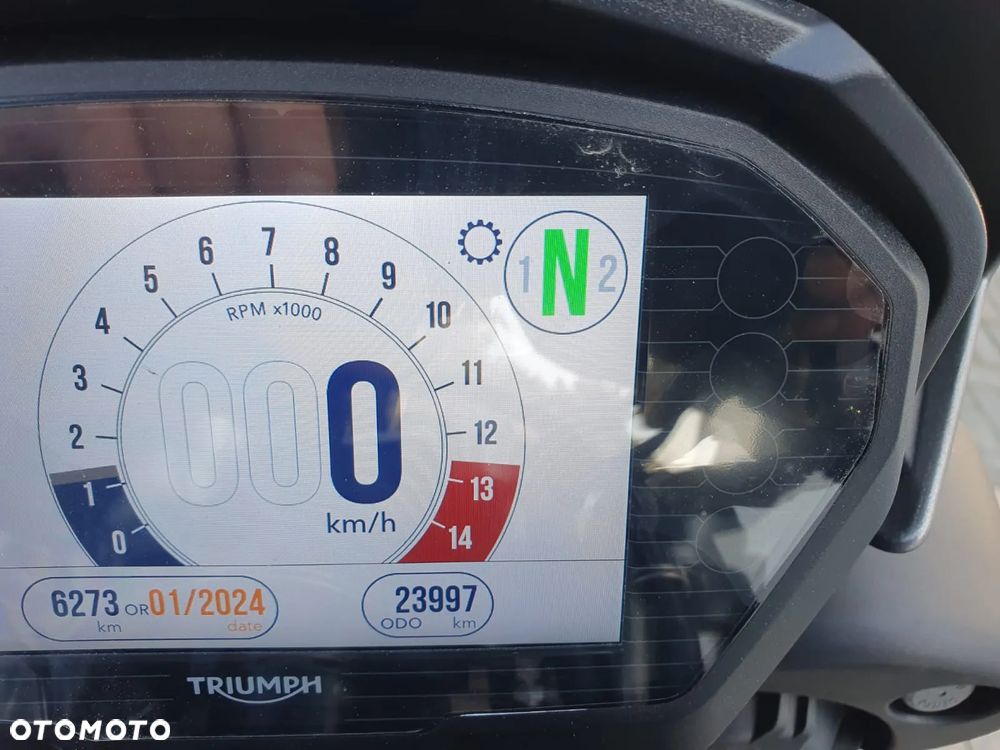 Triumph Street Triple - 18