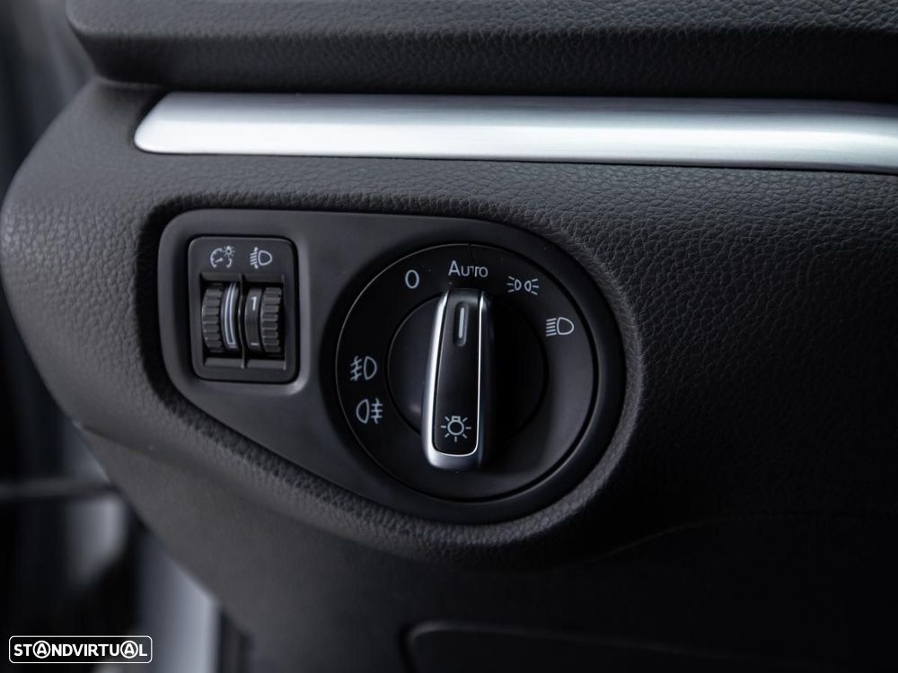VW Sharan 2.0 TDI Blue Confortline DSG - 14