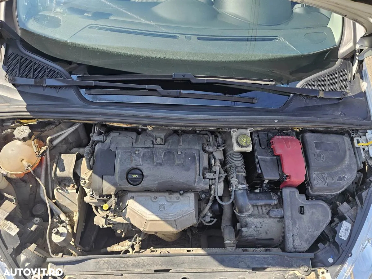 Peugeot 308 CC 1.6 E Premium - 24