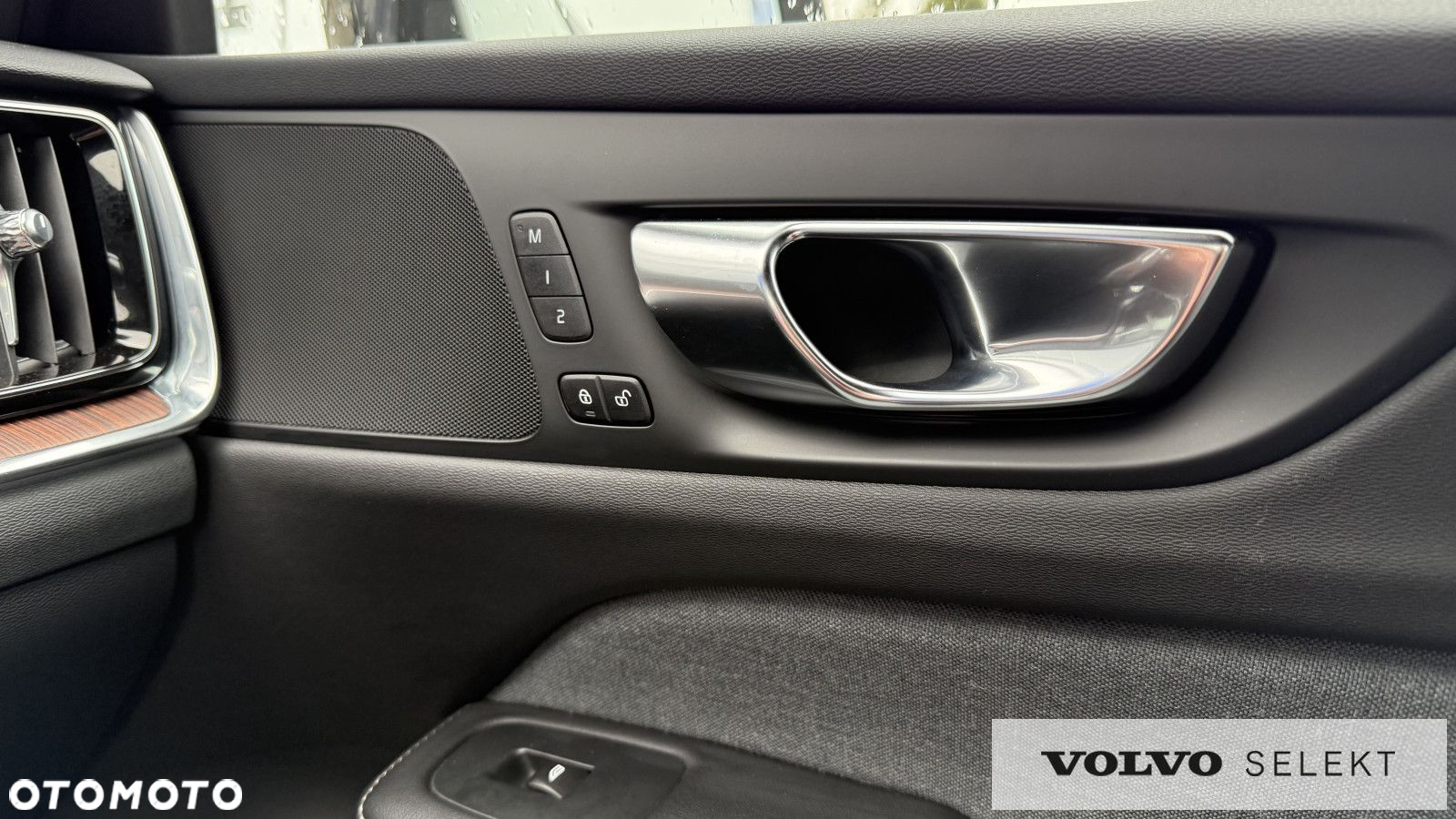 Volvo V60 Cross Country - 36