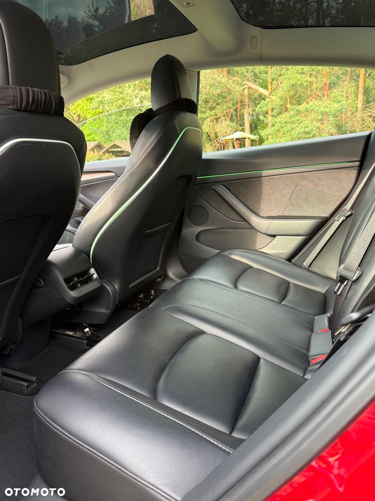 Tesla Model 3 - 24