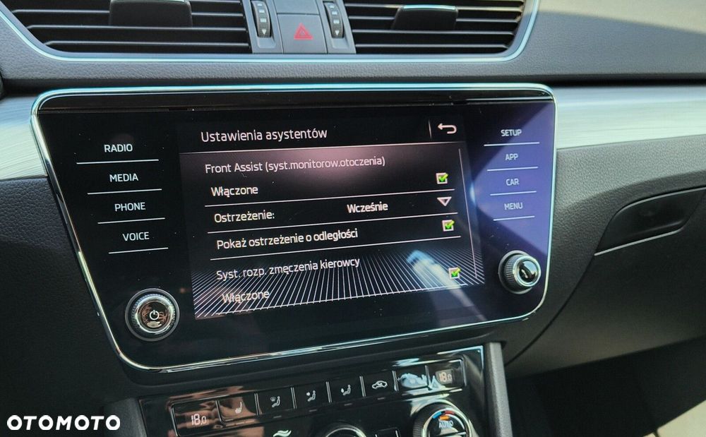 Skoda Superb 2.0 TDI SCR Ambition DSG - 18