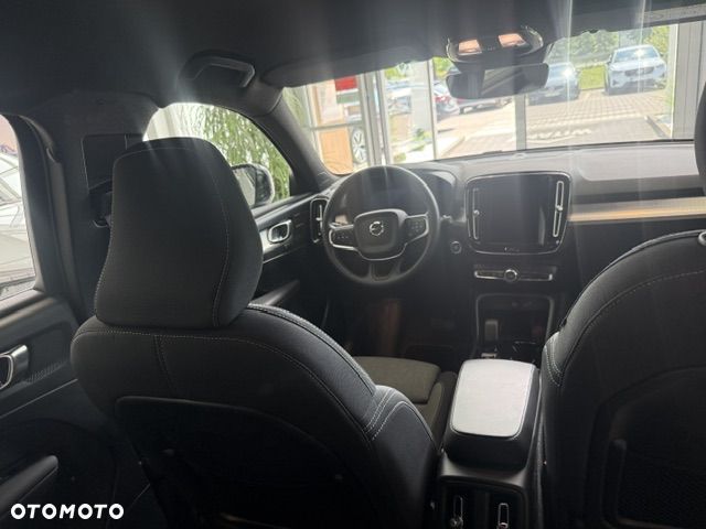 Volvo XC 40 B3 Plus Dark - 13