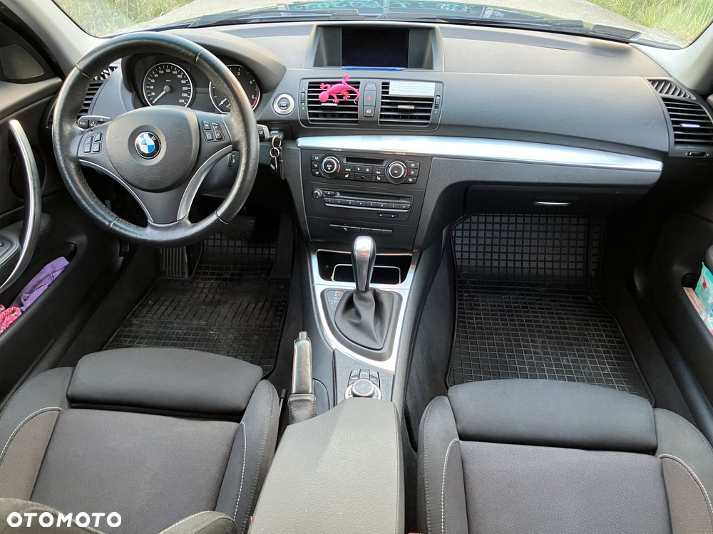 BMW Seria 1 118d Sport Line - 24