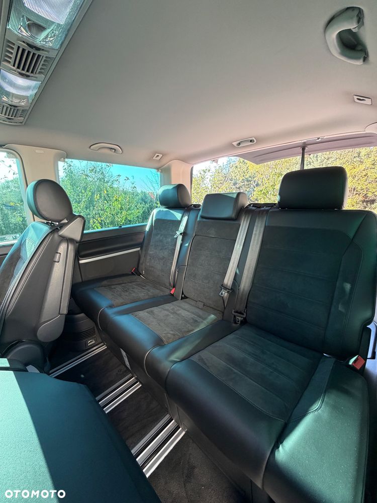 Volkswagen Multivan - 16