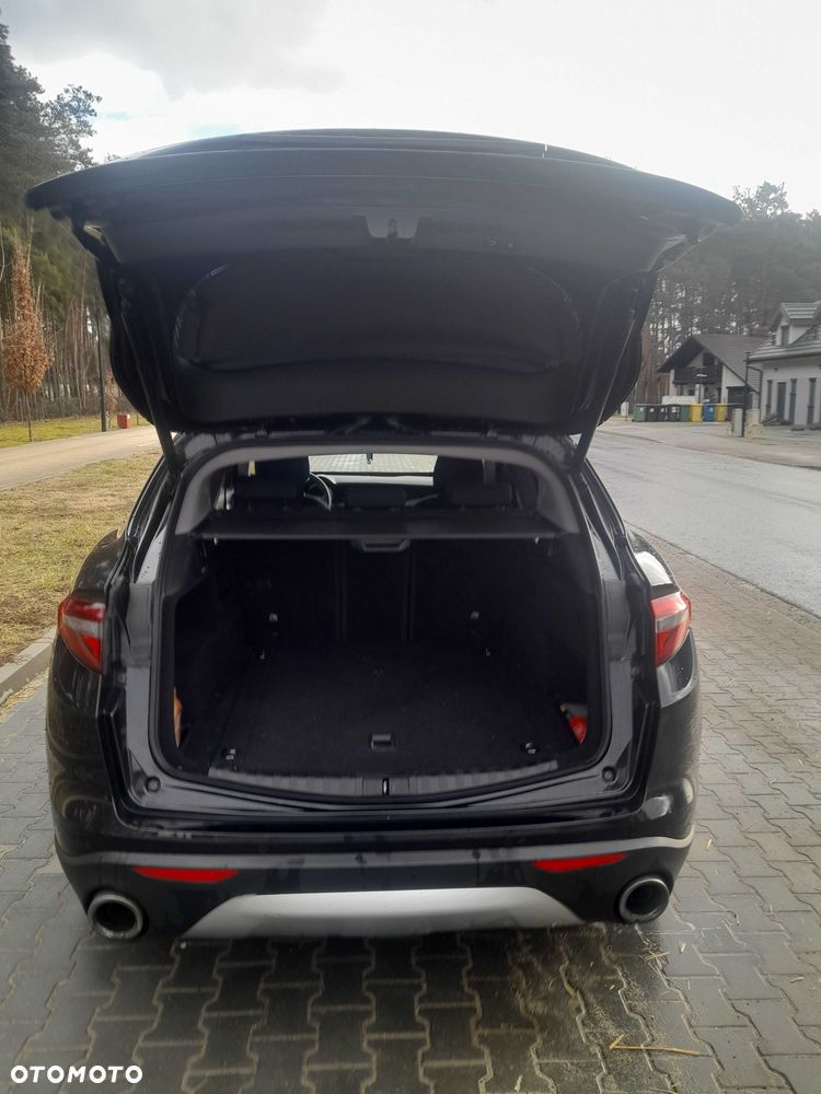 Alfa Romeo Stelvio - 6