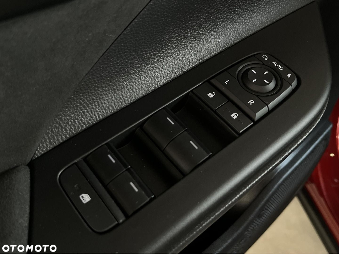Toyota C-HR - 28