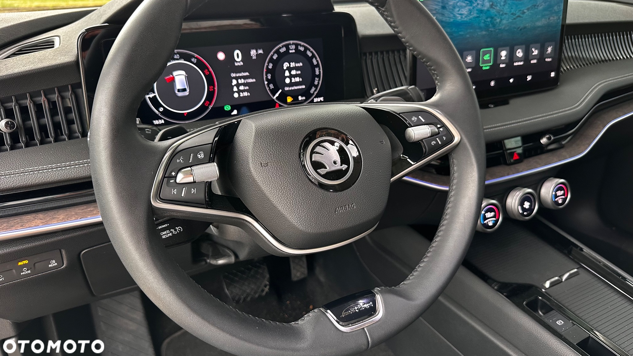 Skoda Superb 2.0 TDI SCR 4x4 L&K DSG - 23