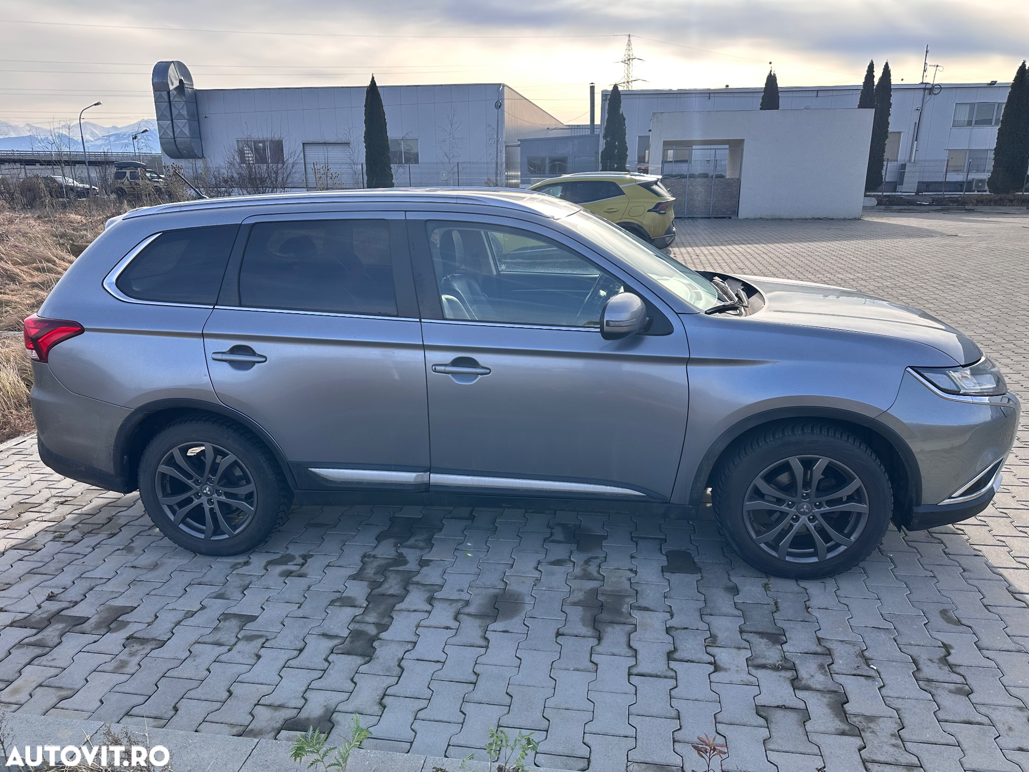 Mitsubishi Outlander 2.2 DI-D AWD A/T Instyle S62 - 5