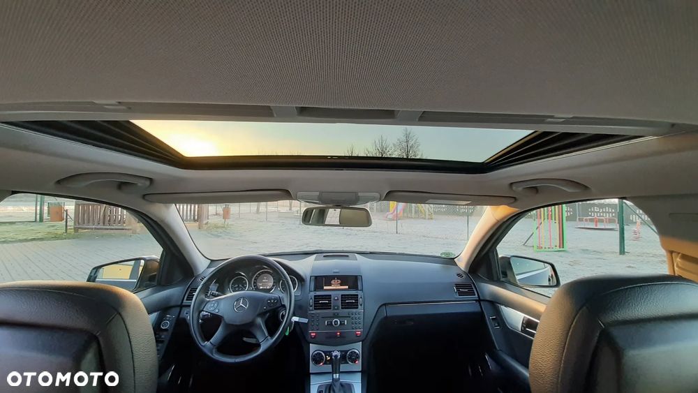 Mercedes-Benz Klasa C 180 CGI Automatik BlueEFFICIENCY Avantgarde - 20