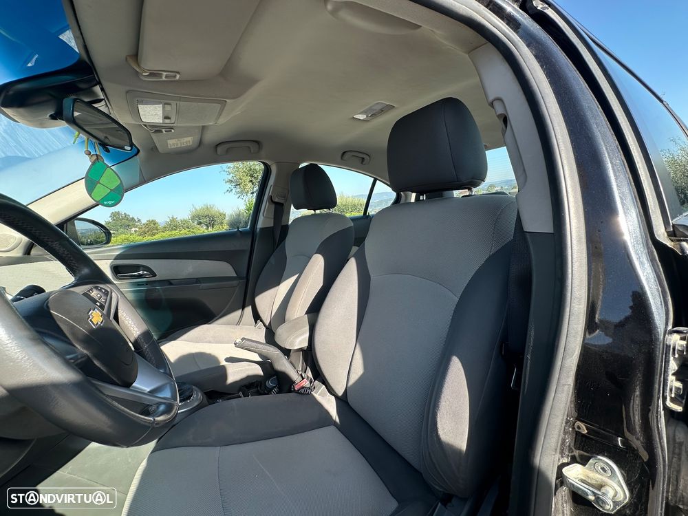Chevrolet Cruze 1.6 LS - 19