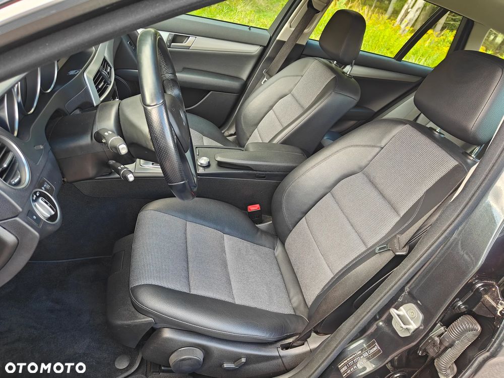 Mercedes-Benz Klasa C 200 CDI DPF (BlueEFFICIENCY) 7G-TRONIC Avantgarde - 23