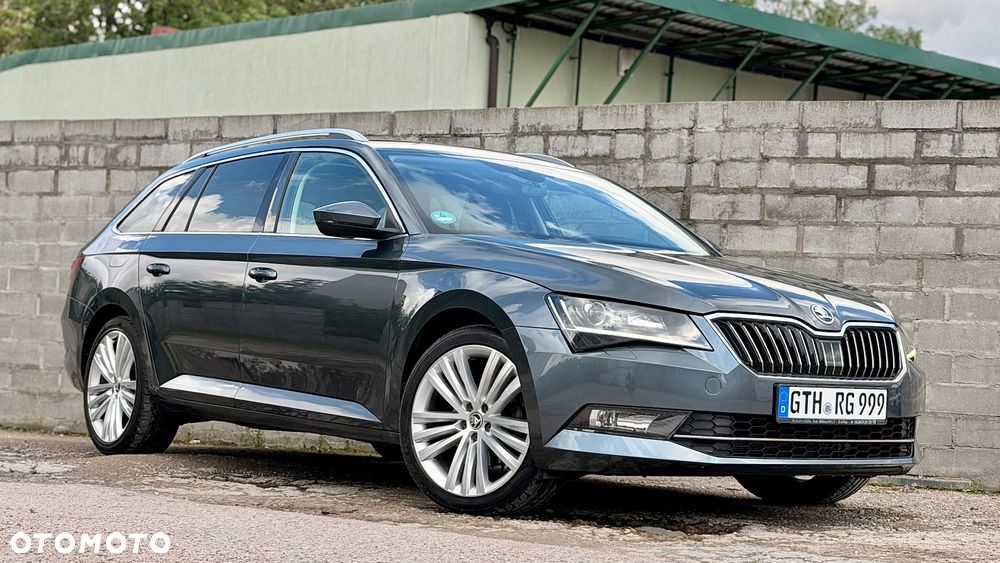 Skoda Superb 2.0 TDI Premium Edition - 31
