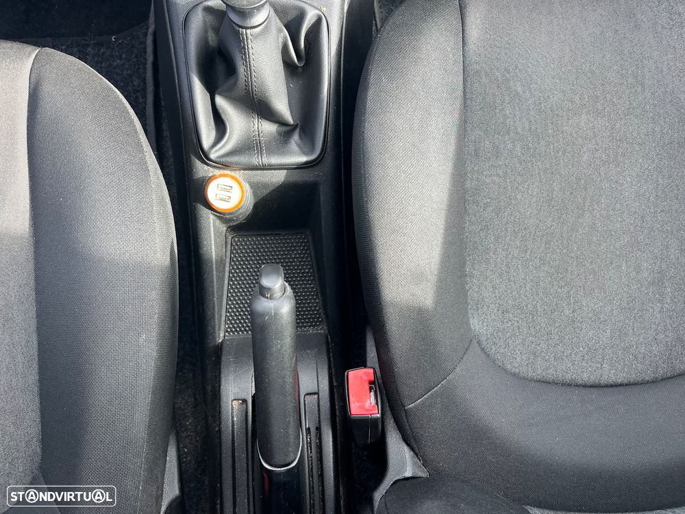 Fiat Punto 1.2 Lounge S&S - 37