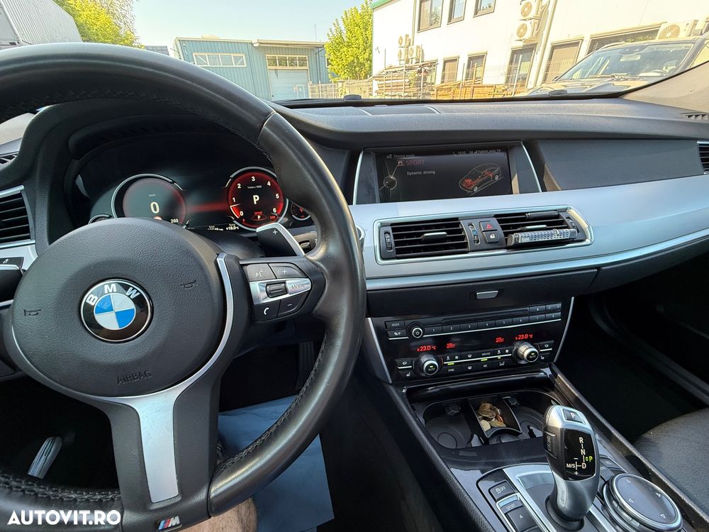 BMW Seria 5 530d xDrive - 14