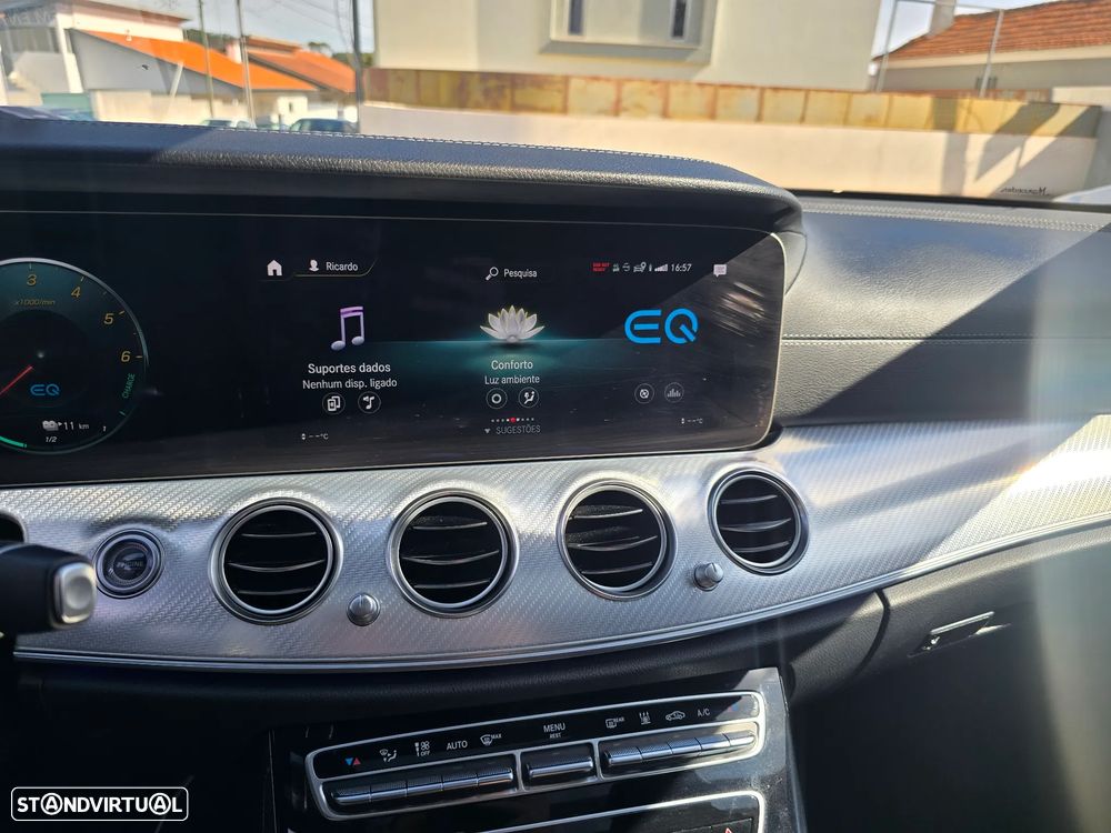 Mercedes-Benz E 300 de 4Matic 9G-TRONIC AMG Line - 21