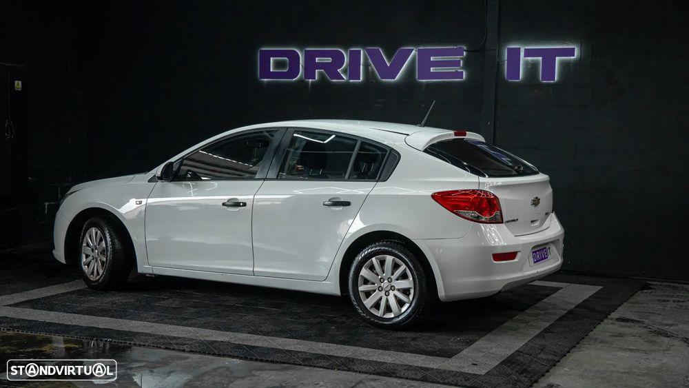 Chevrolet Cruze - 14
