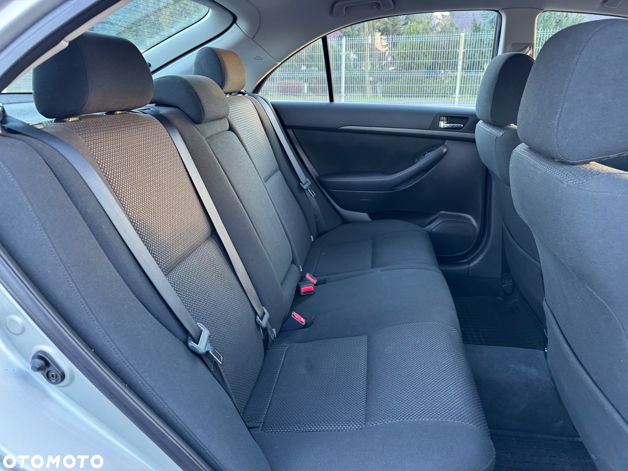 Toyota Avensis 1.8 VVT-i Sol - 13