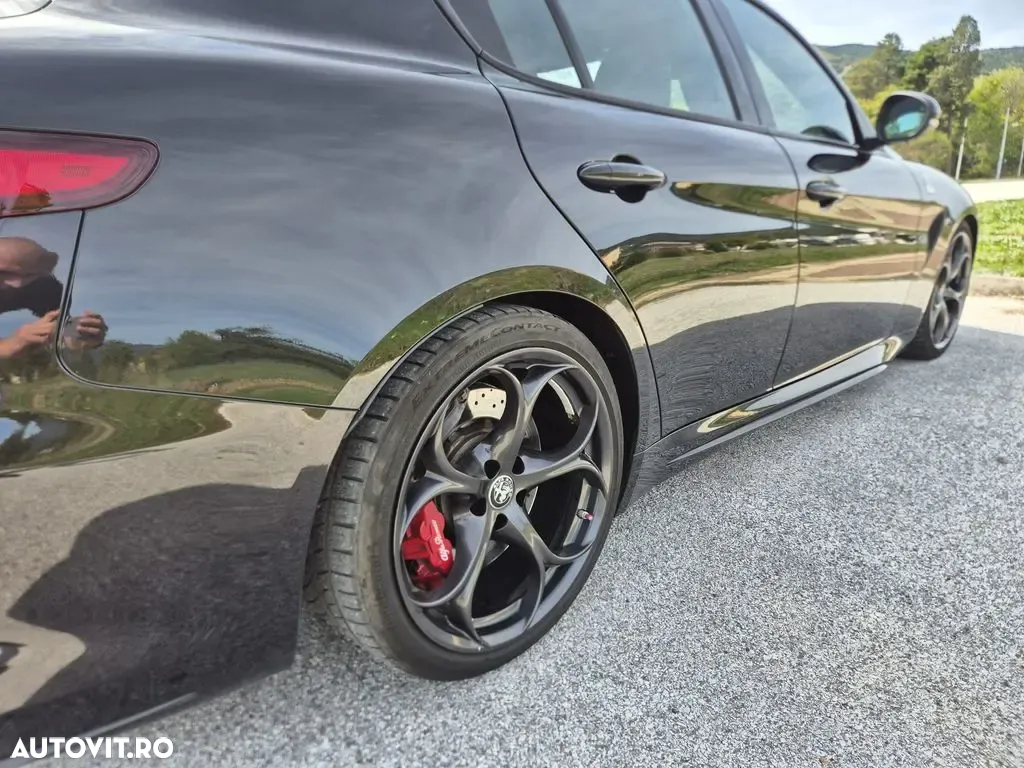 Alfa Romeo Giulia 2.9 V6 Bi-Turbo AT8 Quadrifoglio - 7