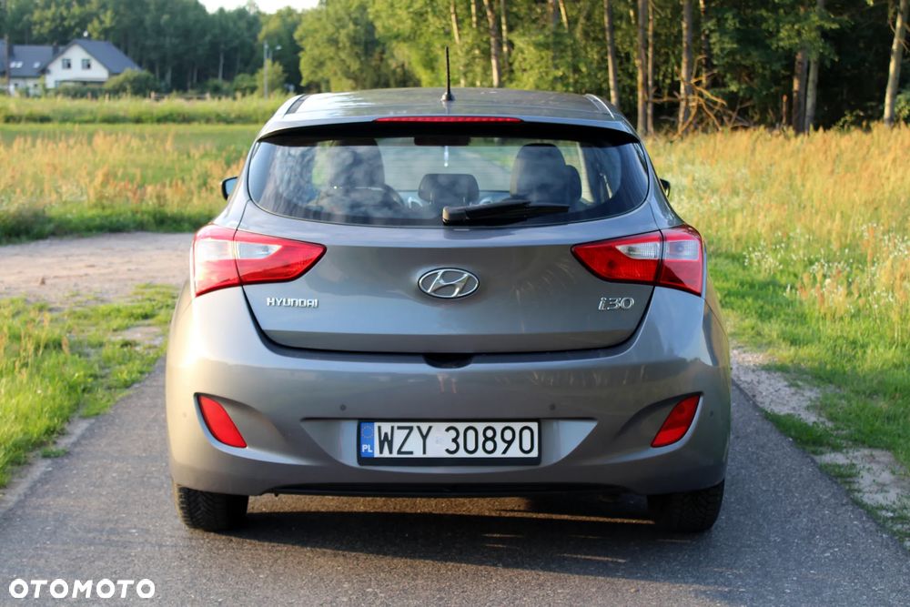 Hyundai i30 1.6 Trend - 10