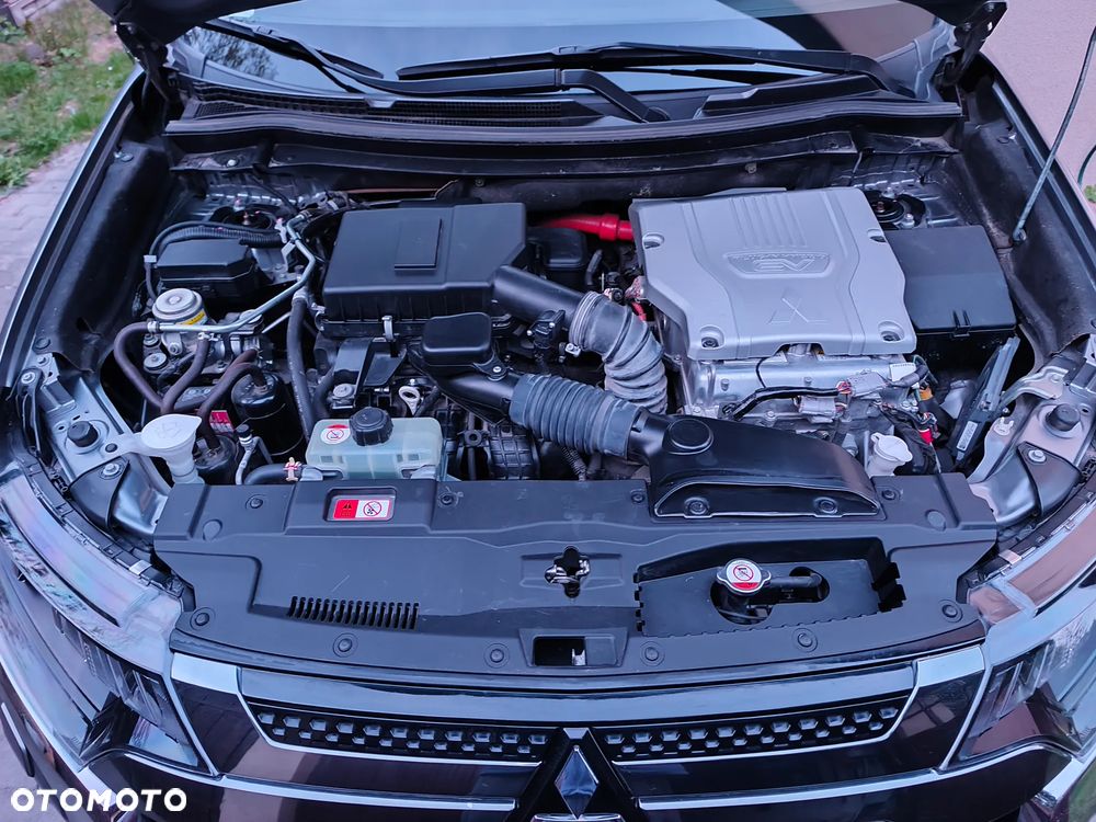 Mitsubishi Outlander - 5