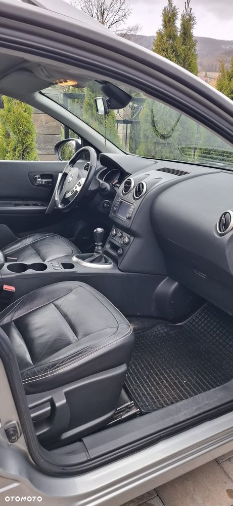 Nissan Qashqai+2 - 4