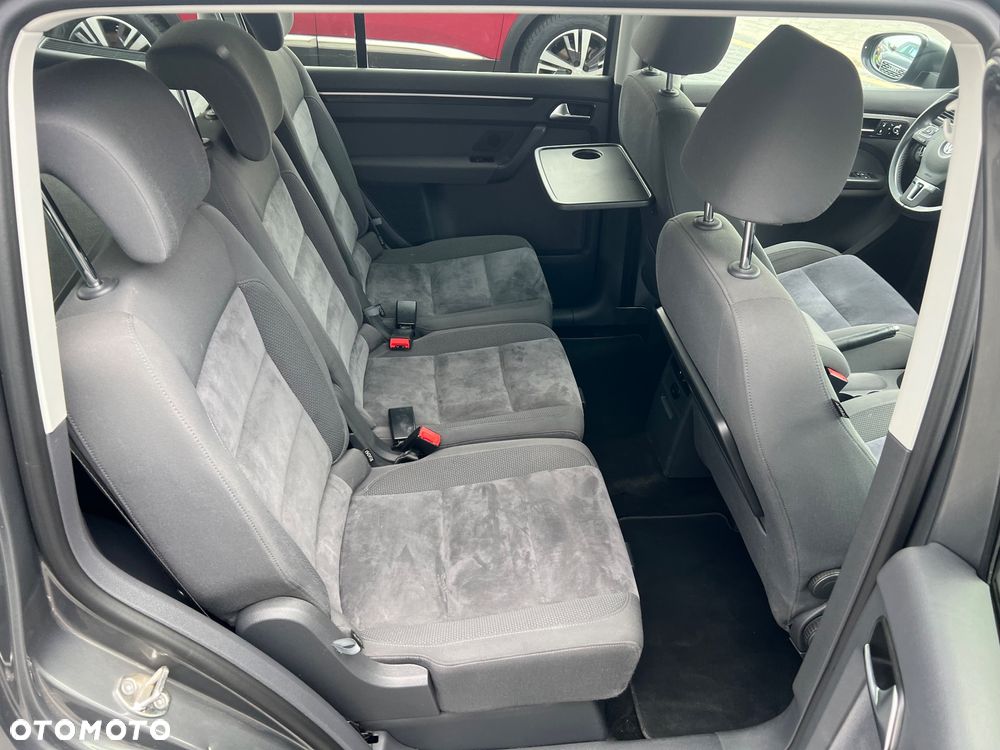 Volkswagen Touran 2.0 TDI DPF Comfortline DSG - 23