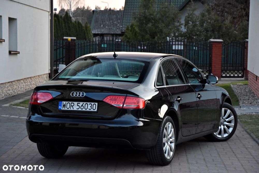 Audi A4 Limousine - 12