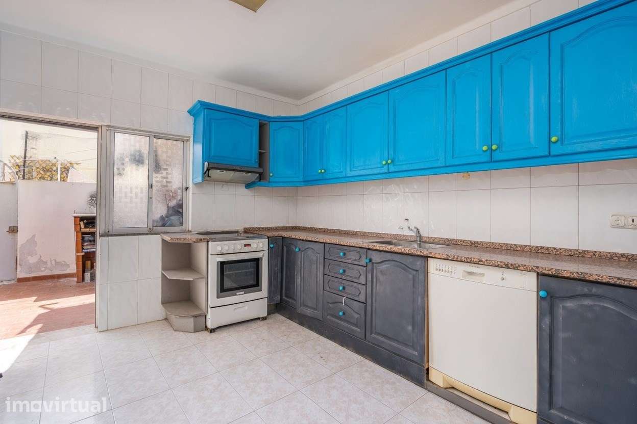 Prédio para habitação e comércio - Grande imagem: 4/29