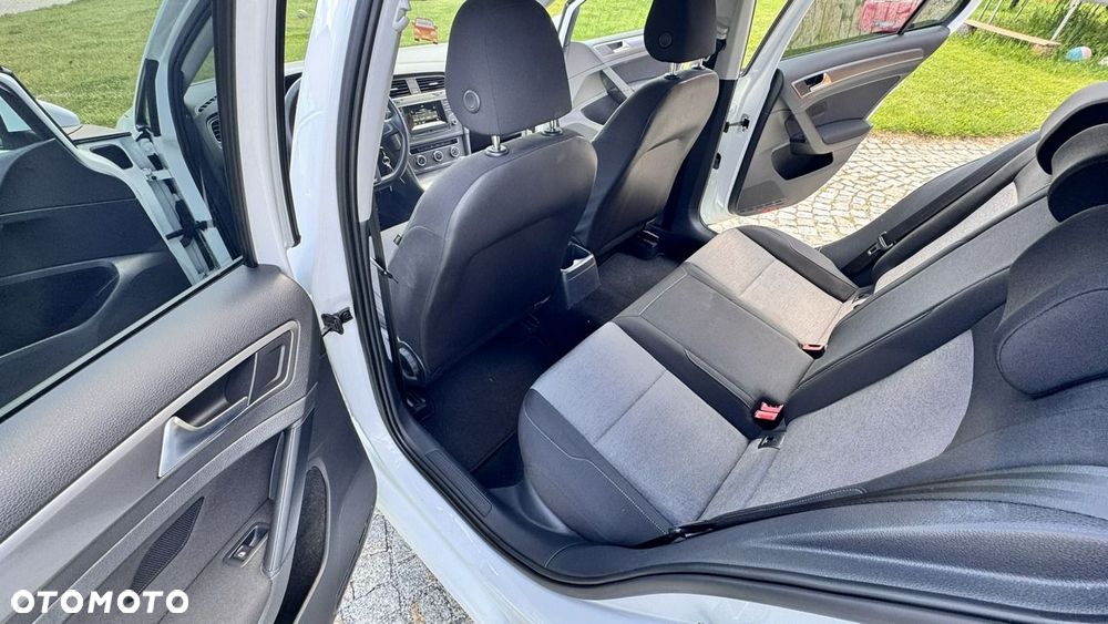 Volkswagen Golf - 18