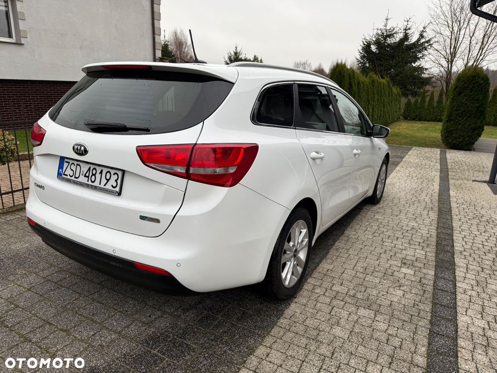 Kia Ceed 1.6 CRDi 136 ISG GT Line - 4