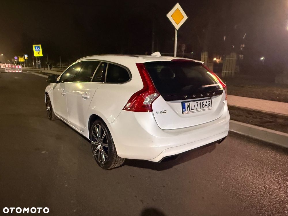 Volvo V60 T5 Geartronic Momentum - 12