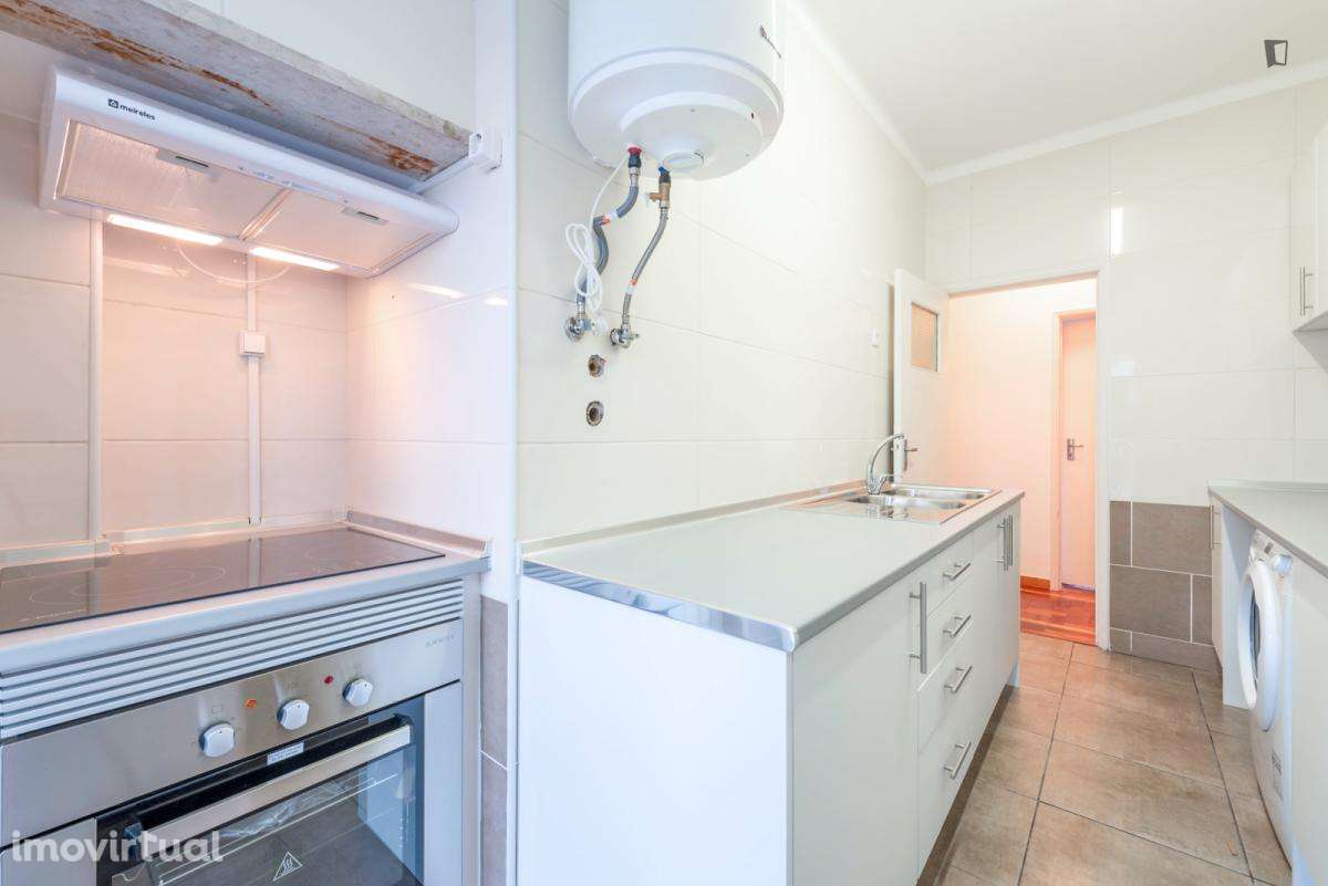 Quarto - localizado em Telheiras Lisbon - Grande imagem: 4/14