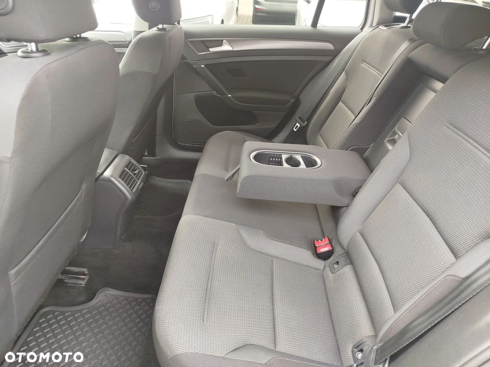 Volkswagen Golf 1.6 TDI BMT Comfortline - 10