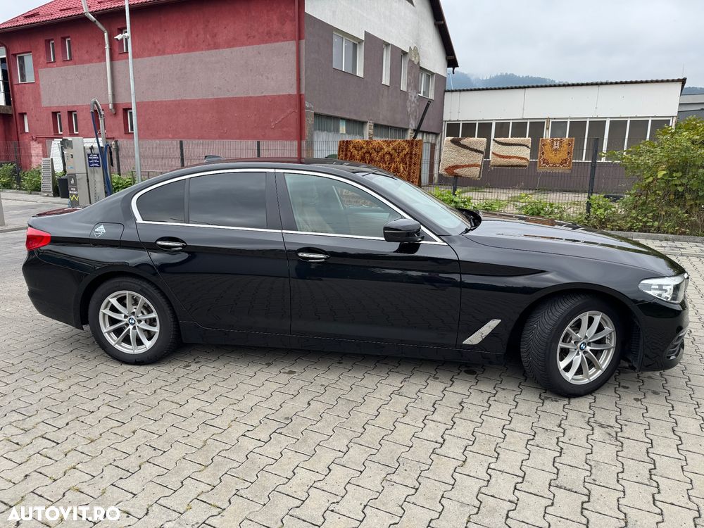 BMW Seria 5 520d xDrive AT - 9