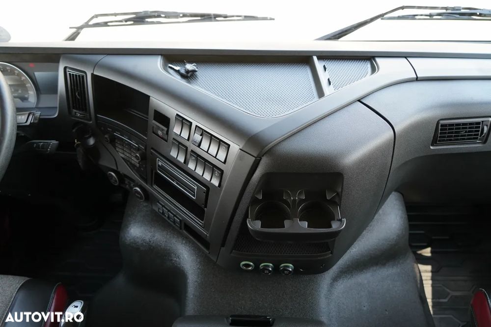 Volvo FMX 460 / 8x4 / BASCULATOR SPATE / I-SHIFT / EURO 6 / - 33