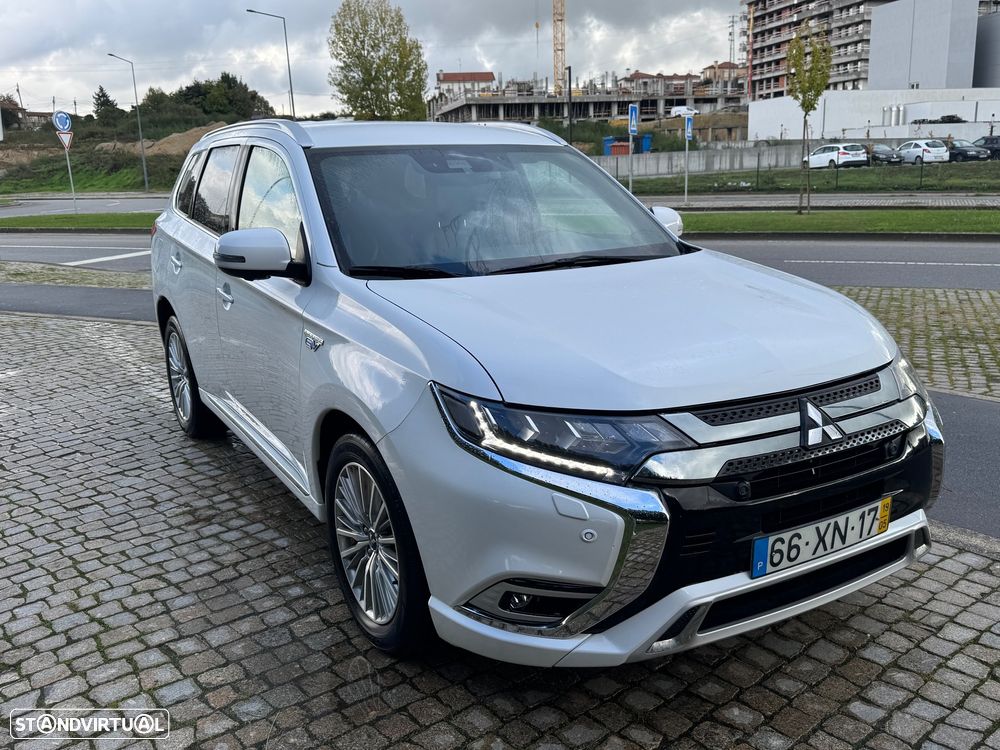 Mitsubishi Outlander - 25
