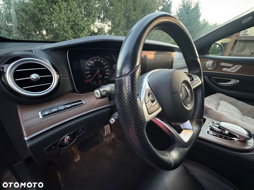 Mercedes-Benz Klasa E 400 4-Matic 9G-TRONIC - 20