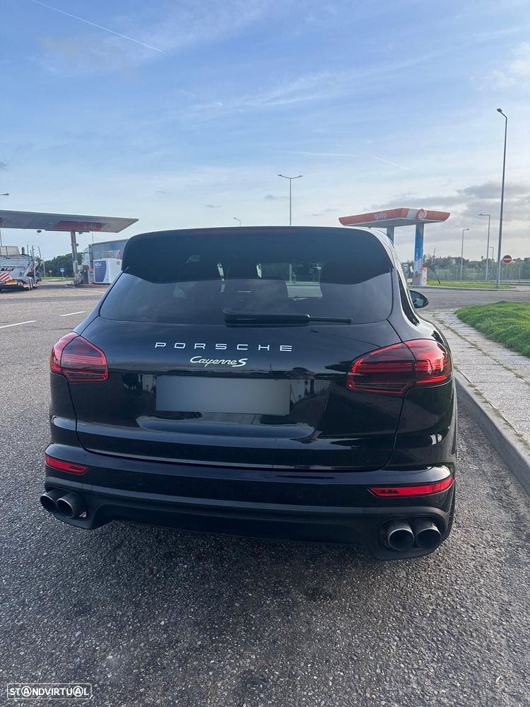 Porsche Cayenne - 4