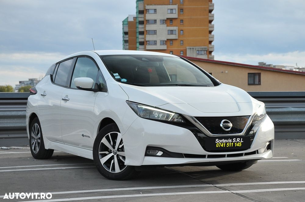 Nissan LEAF 40 kWh N-Connecta - 1