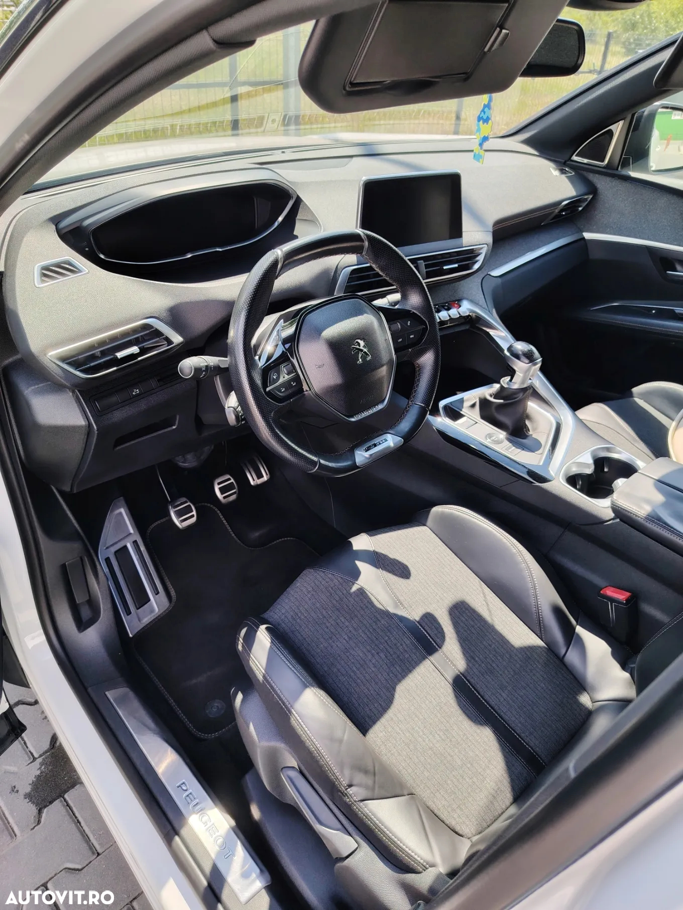Peugeot 3008 1.2 PureTech Turbo S&S GT-Line - 28
