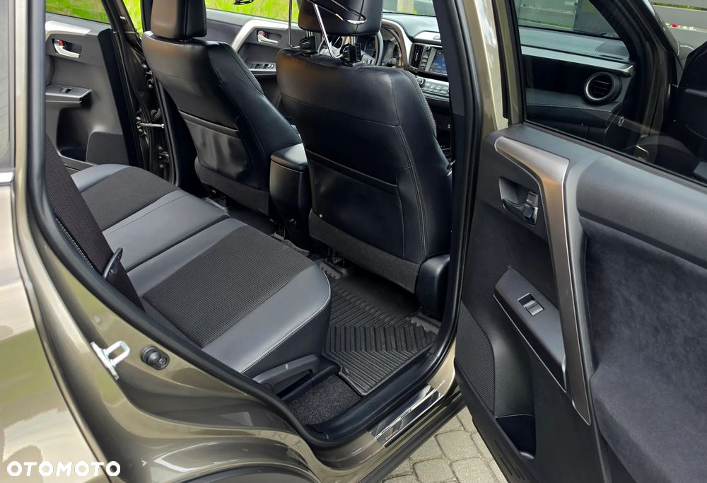 Toyota RAV4 2.0 Prestige 4x4 - 28