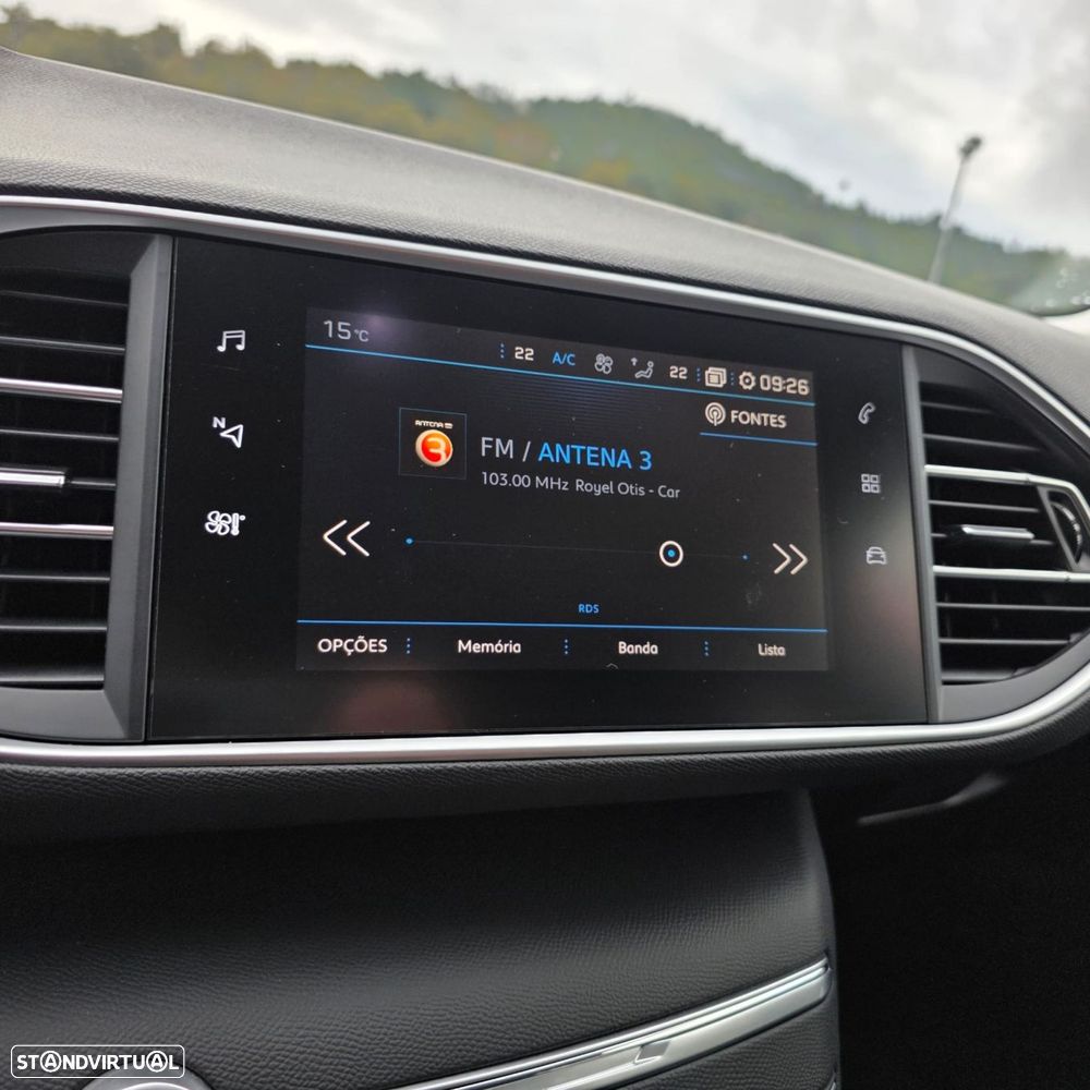 Peugeot 308 SW 1.2 PureTech Allure Pack EAT8 - 28