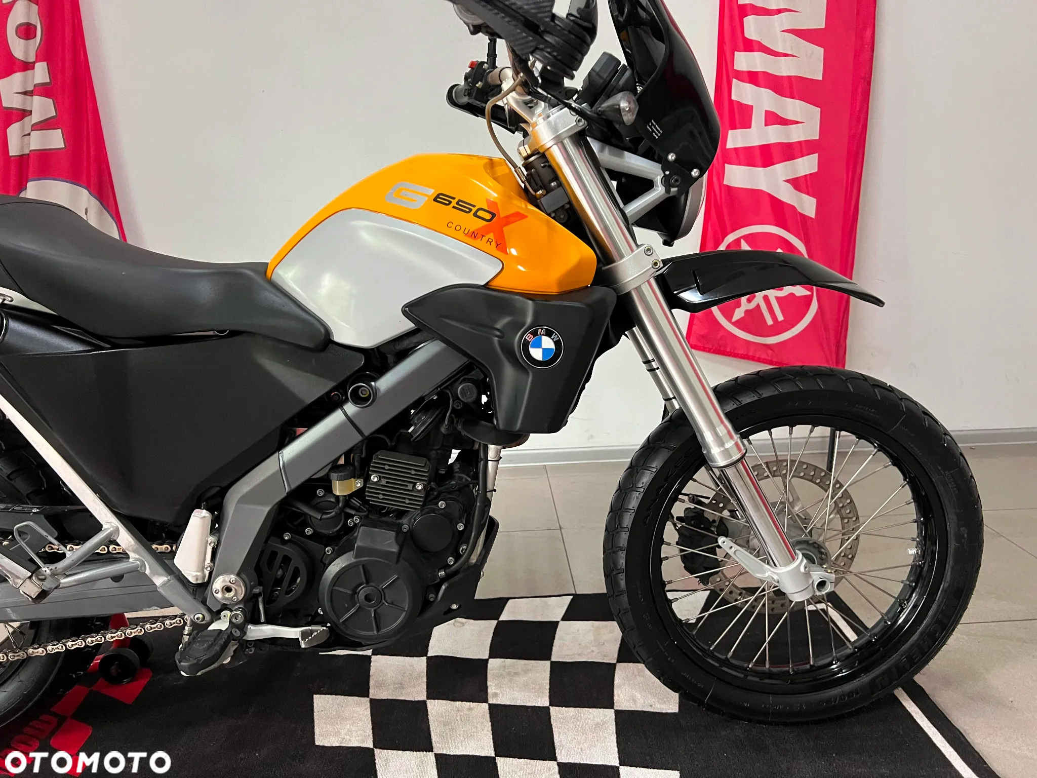 BMW G - 12