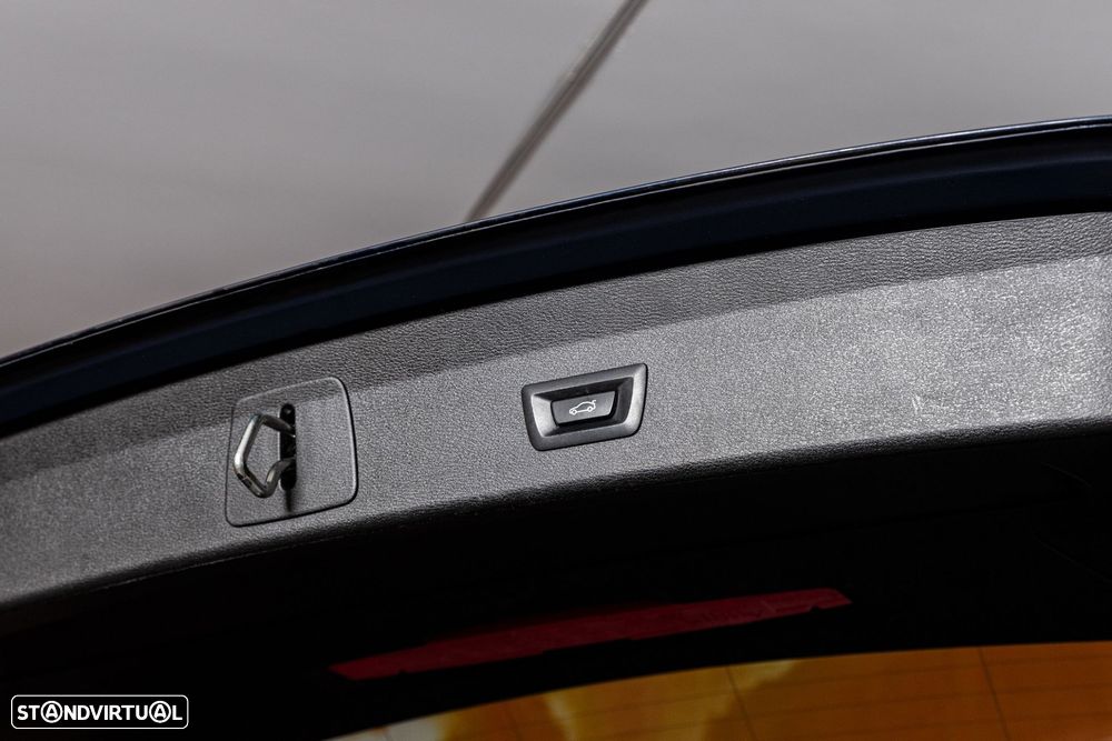 BMW X1 16 d sDrive Line Sport Auto - 28