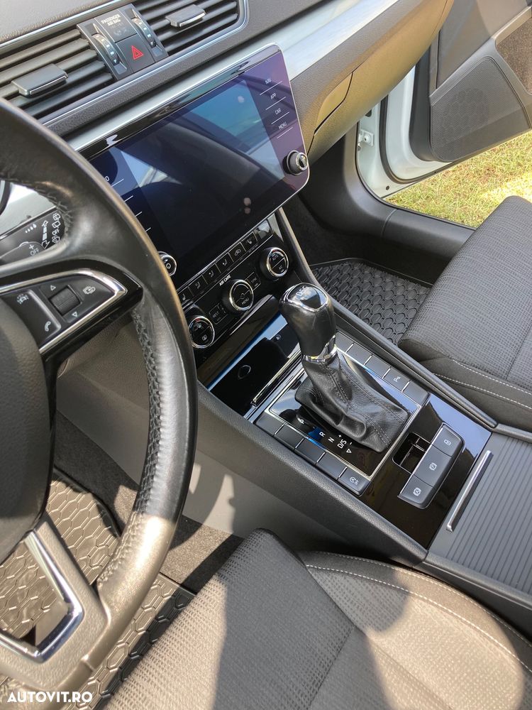 Skoda Superb 2.0 TDI DSG Style - 8