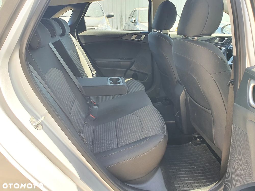 Kia Ceed 1.5 T-GDI M DCT - 24
