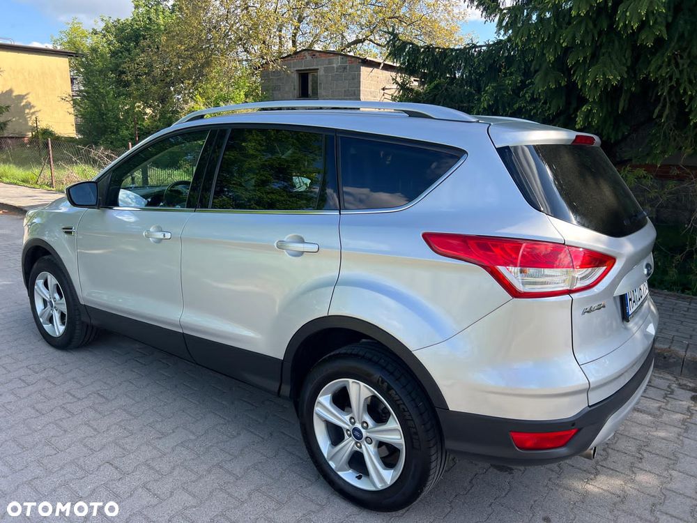 Ford Kuga 1.5 EcoBoost 2x4 Titanium - 3
